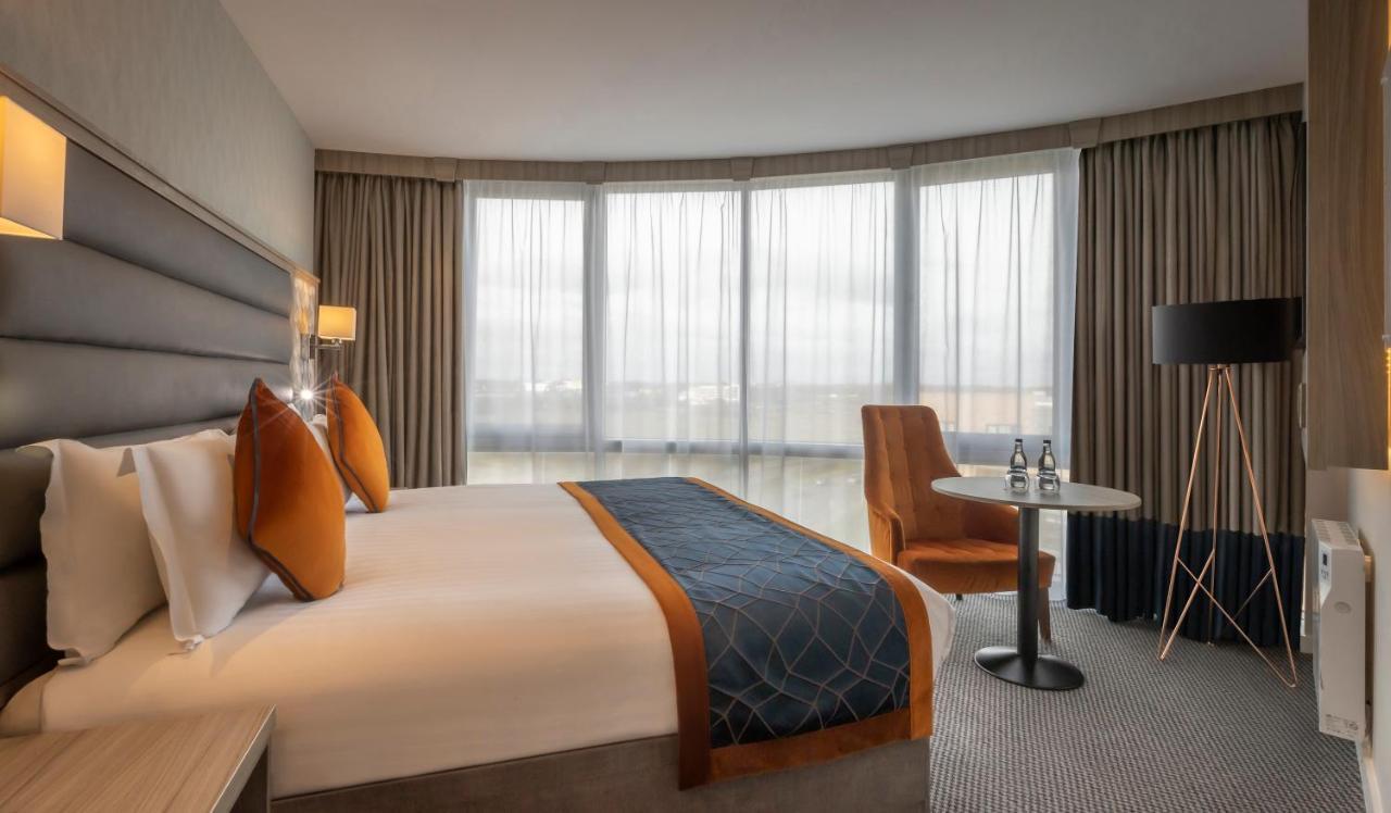 Metro Hotel Dublin Airport Сантри Екстериор снимка