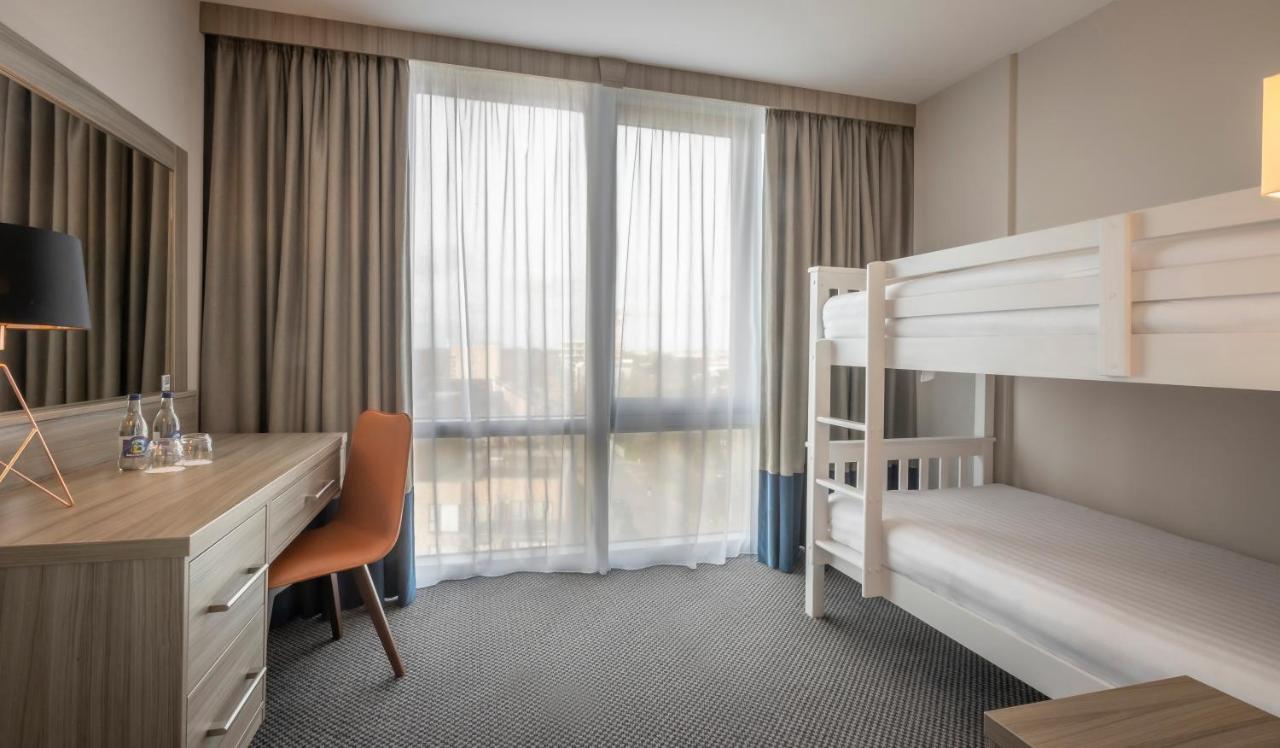 Metro Hotel Dublin Airport Сантри Екстериор снимка