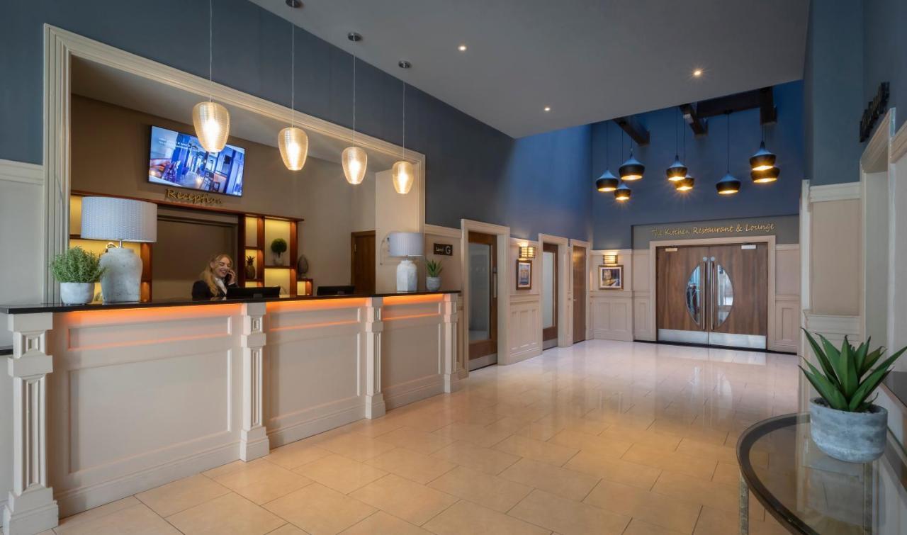 Metro Hotel Dublin Airport Сантри Екстериор снимка