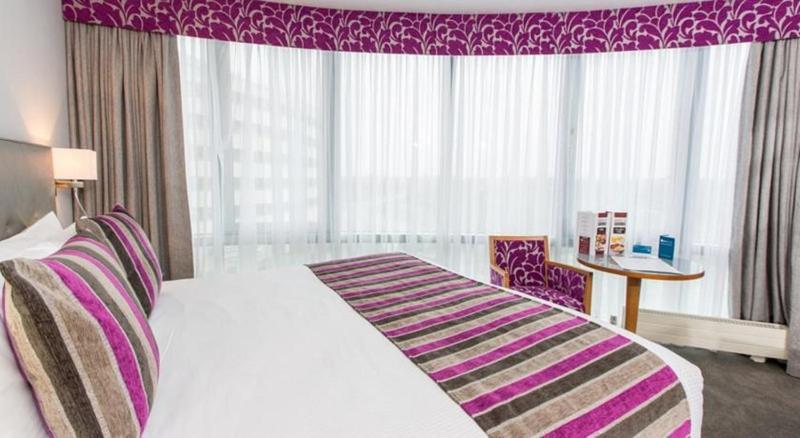 Metro Hotel Dublin Airport Сантри Стая снимка