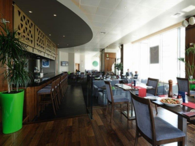 Metro Hotel Dublin Airport Сантри Ресторант снимка