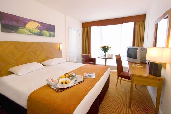 Metro Hotel Dublin Airport Сантри Стая снимка